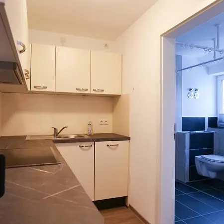 Wunderschoene Grosse In Aue *