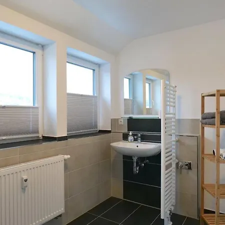 Wunderschoene Grosse In Aue