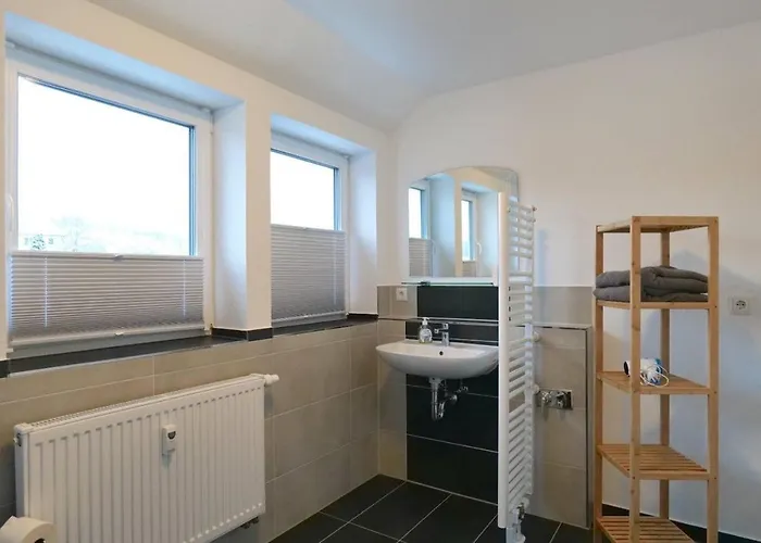 Wunderschoene Grosse In Aue